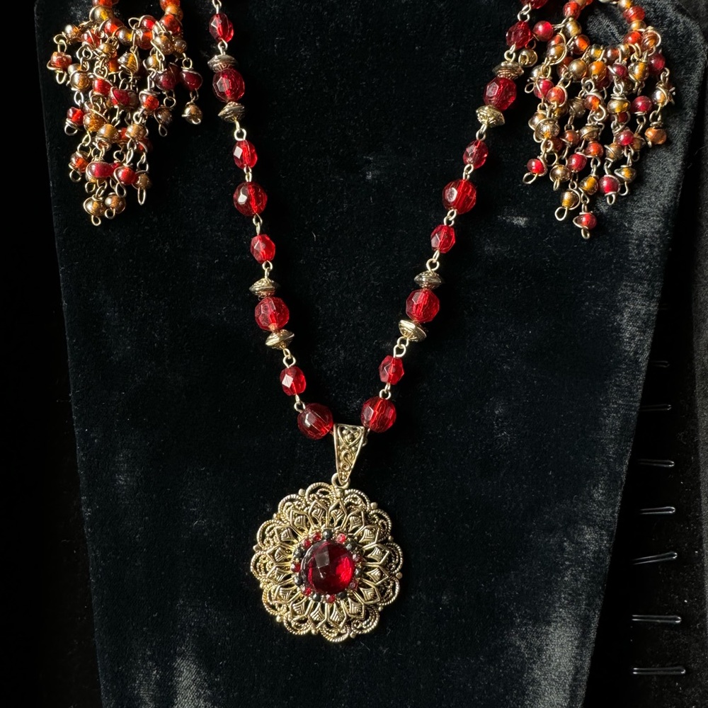 Elegant Red and Gold Necklace